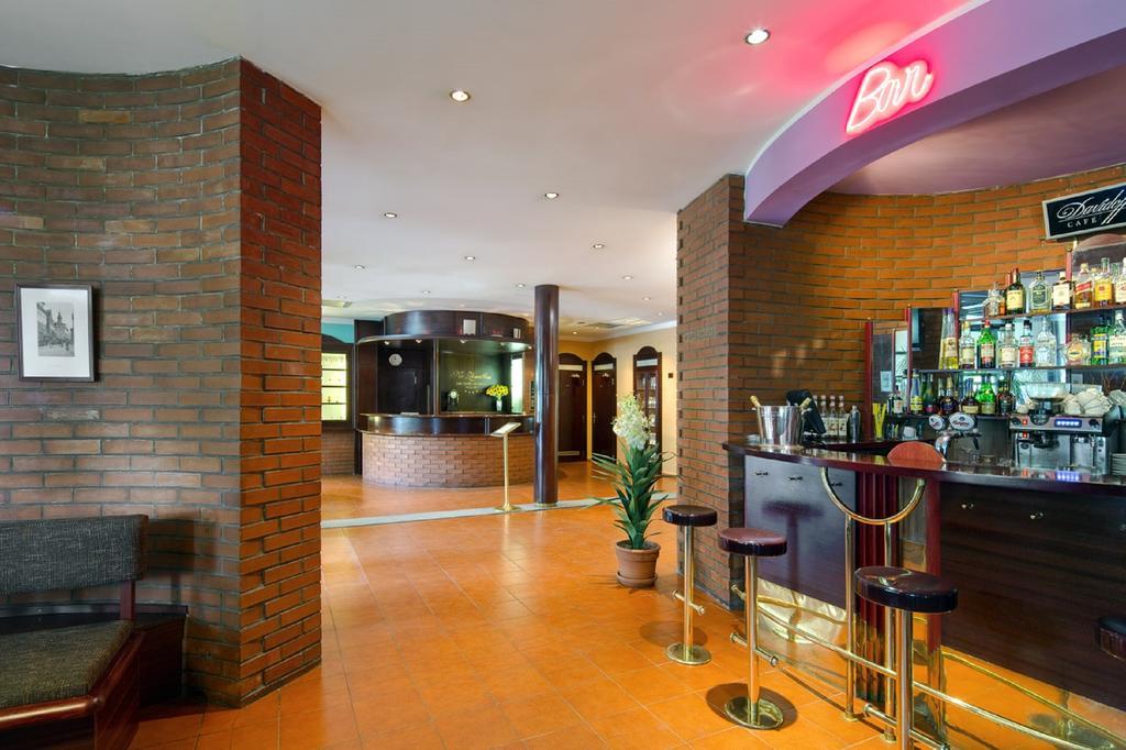Hotel Na Zamecku Prague Exterior photo