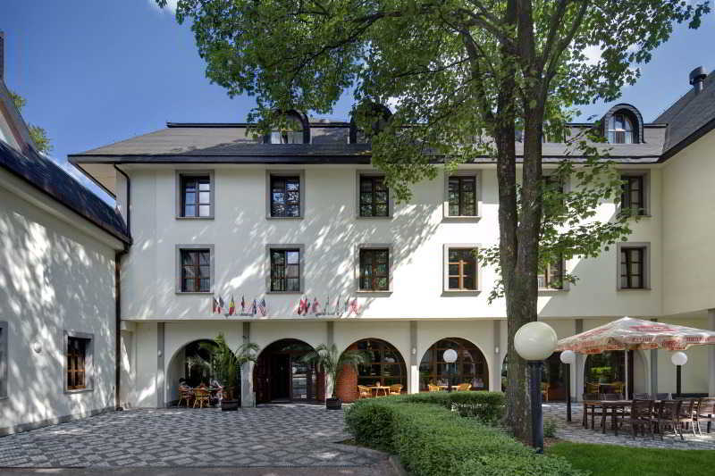Hotel Na Zamecku Prague Exterior photo