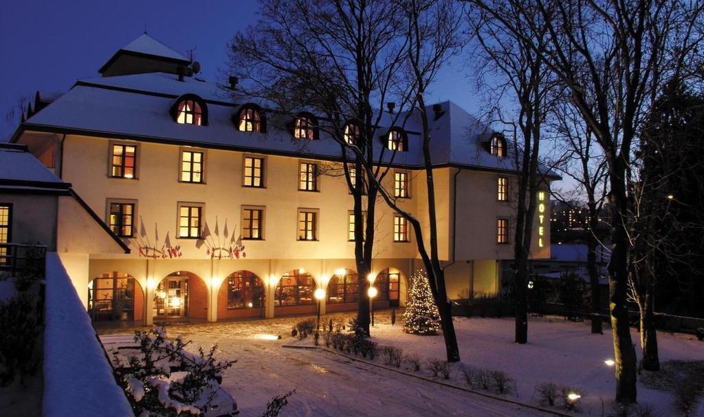 Hotel Na Zamecku Prague Exterior photo