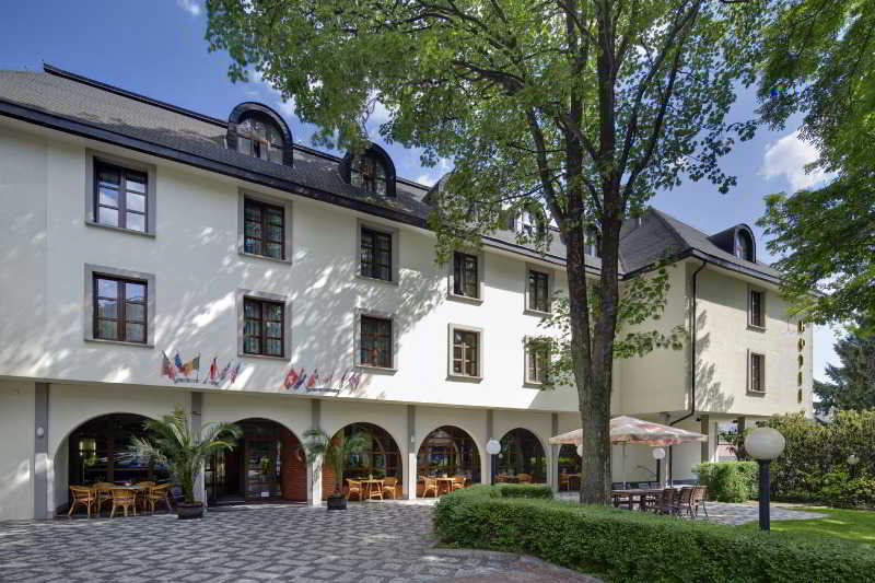 Hotel Na Zamecku Prague Exterior photo