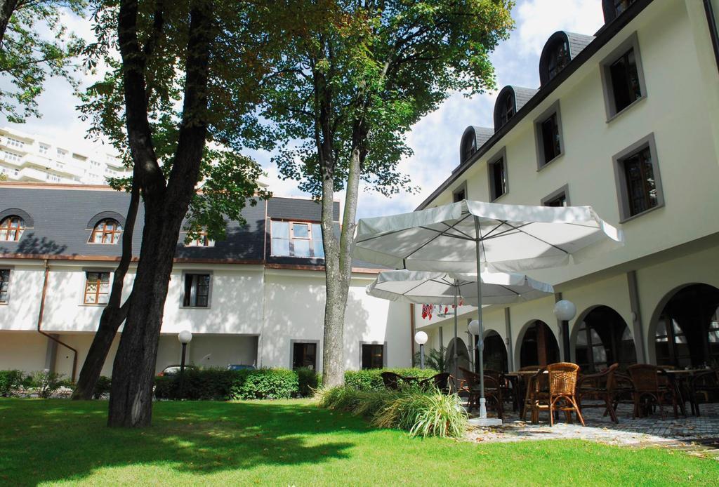 Hotel Na Zamecku Prague Exterior photo